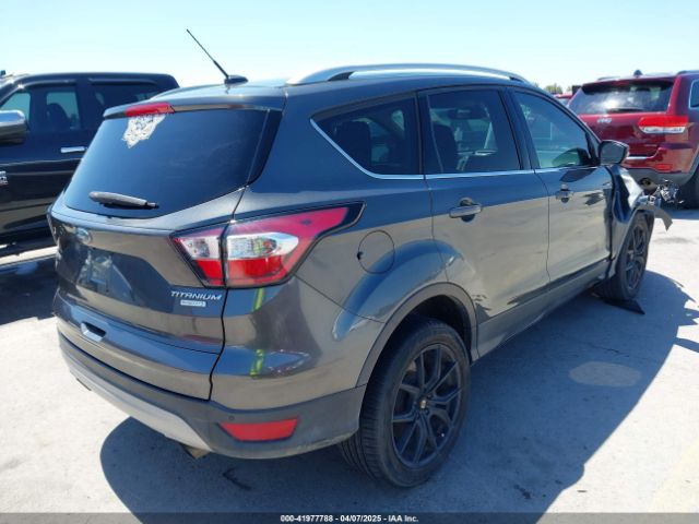 1FMCU0J97HUE07747 Ford Escape Titanium