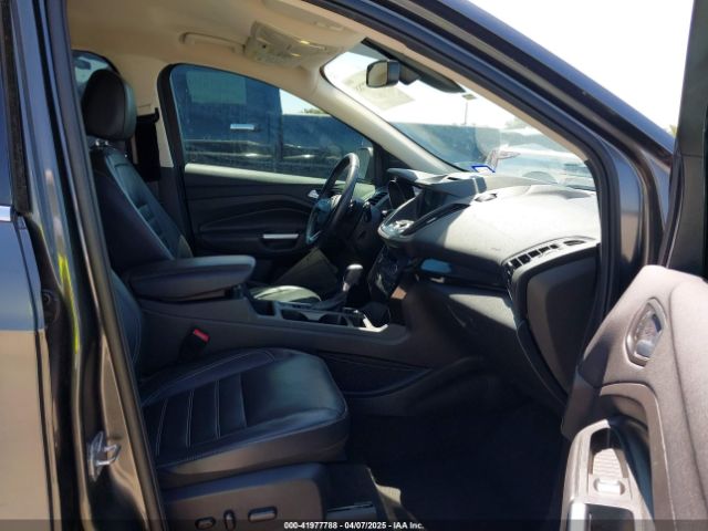 1FMCU0J97HUE07747 Ford Escape Titanium