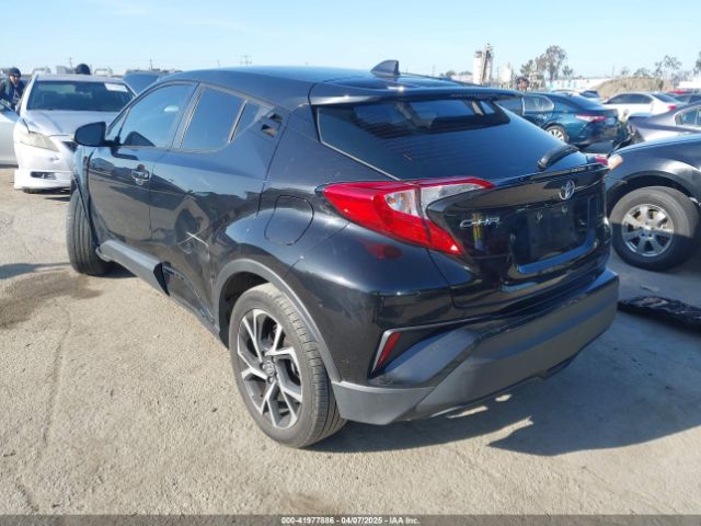 NMTKHMBX9NR141686 Toyota C-HR XLE