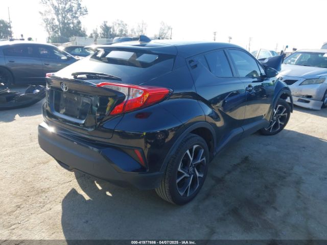 NMTKHMBX9NR141686 Toyota C-HR XLE