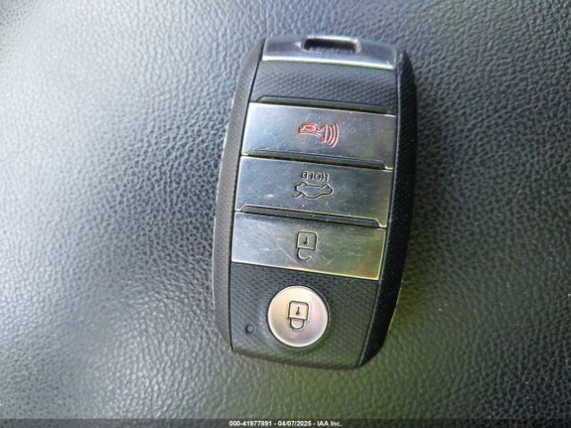 5XXGT4L33KG360559 KIA Optima S
