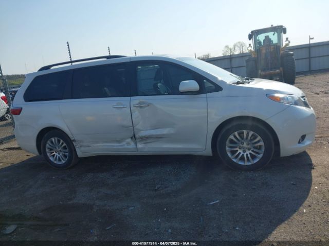 5TDYZ3DC0HS873190 Toyota Sienna Xle Premium 8 Passenger