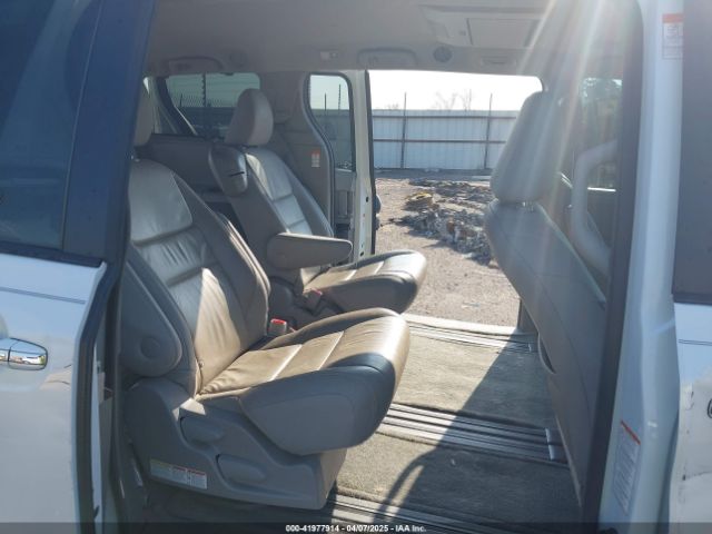 5TDYZ3DC0HS873190 Toyota Sienna Xle Premium 8 Passenger
