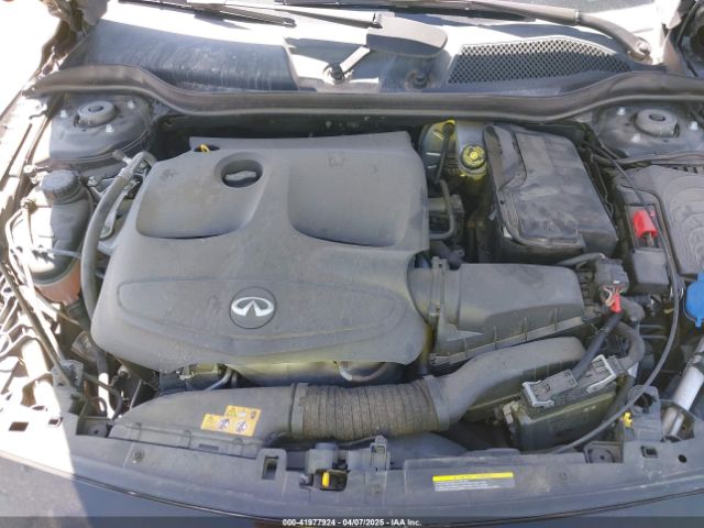 SJKCH5CP8KA007154 Infiniti Qx30 Luxe