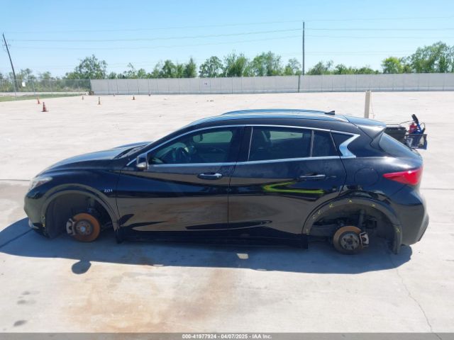 SJKCH5CP8KA007154 Infiniti Qx30 Luxe