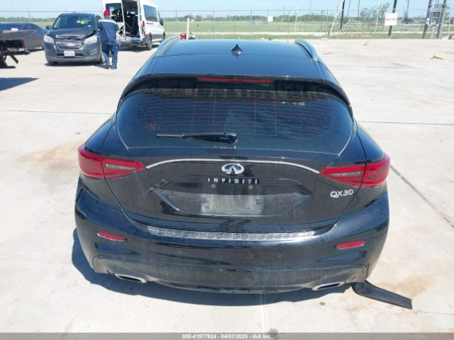 SJKCH5CP8KA007154 Infiniti Qx30 Luxe