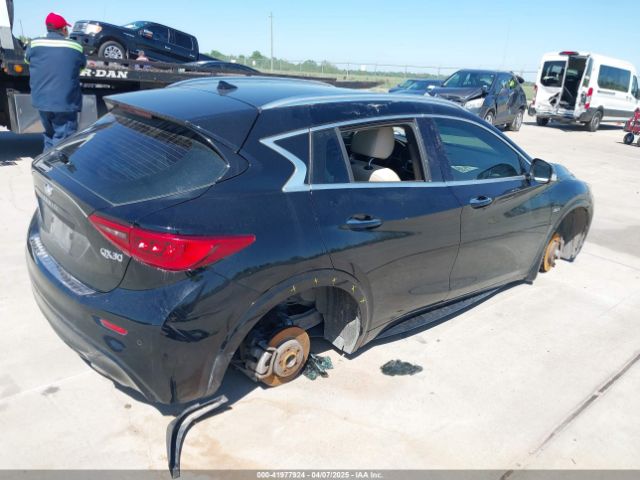 SJKCH5CP8KA007154 Infiniti Qx30 Luxe