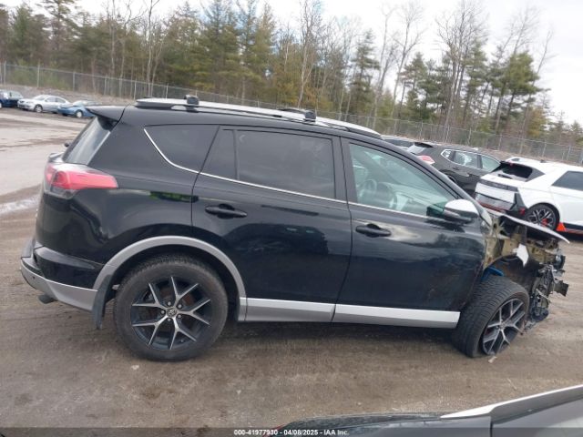2T3JFREV4HW611989 Toyota RAV4 SE