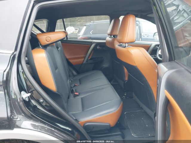 2T3JFREV4HW611989 Toyota RAV4 SE