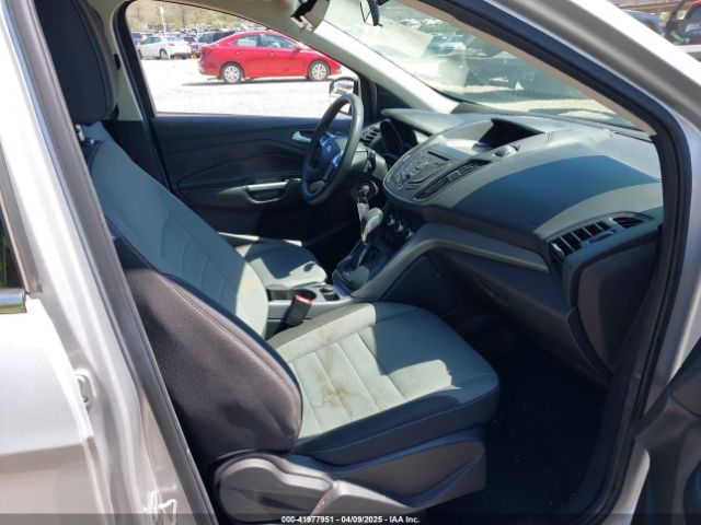 1FMCU0GX2GUC82788 Ford ESCAPE SE