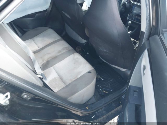 2T1BURHE2JC013325 Toyota COROLLA LE