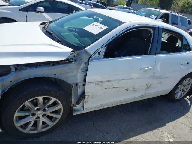 1G11D5SLXFF226106 Chevrolet MALIBU 2LT