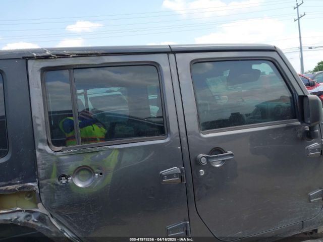 1C4BJWDG8HL545289 Jeep Wrangler Unlimited Sport 4x4
