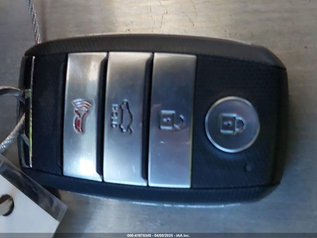 5XXGT4L39KG319255 KIA Optima S
