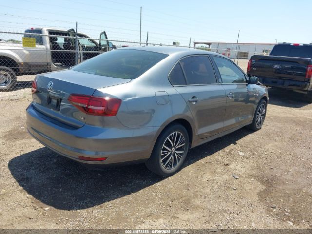 3VWDB7AJ9JM256998 Volkswagen Jetta 1.4t Se/1.4t Wolfsburg Edition