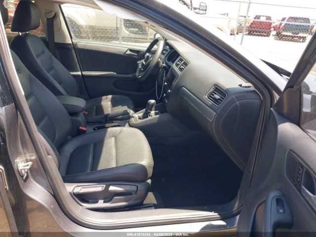 3VWDB7AJ9JM256998 Volkswagen Jetta 1.4t Se/1.4t Wolfsburg Edition