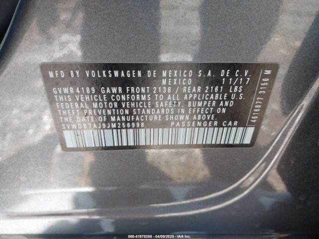 3VWDB7AJ9JM256998 Volkswagen Jetta 1.4t Se/1.4t Wolfsburg Edition