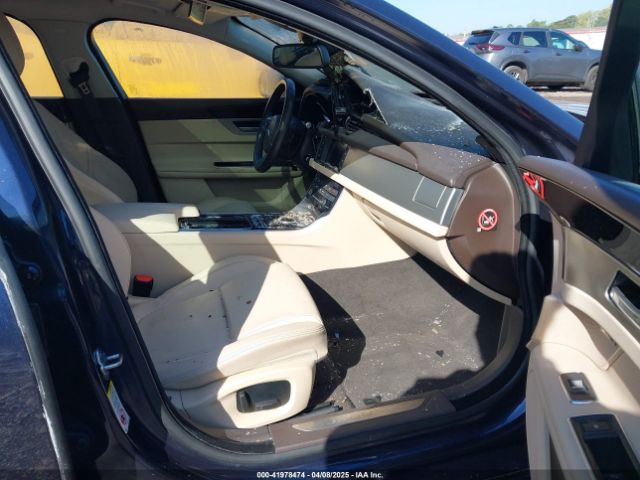 SAJBD4FX7JCY57670 Jaguar Xf 25t Premium