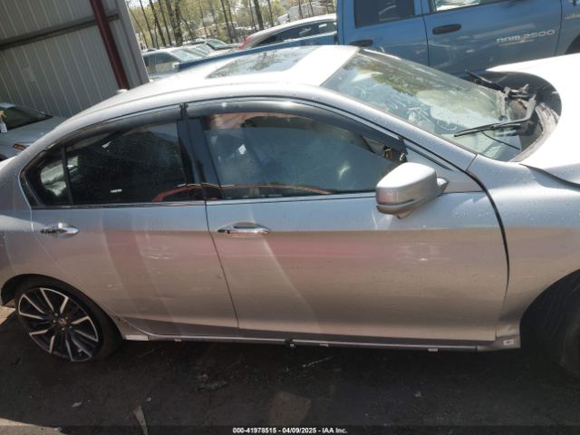 1HGCR3F9XGA018120 Honda Accord Touring