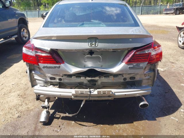 1HGCR3F9XGA018120 Honda Accord Touring
