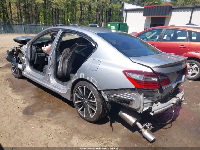 1HGCR3F9XGA018120 Honda Accord Touring