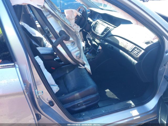 1HGCR3F9XGA018120 Honda Accord Touring