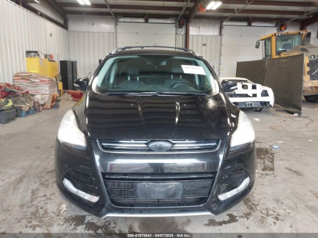 1FMCU9J98FUC70495 Ford Escape Titanium
