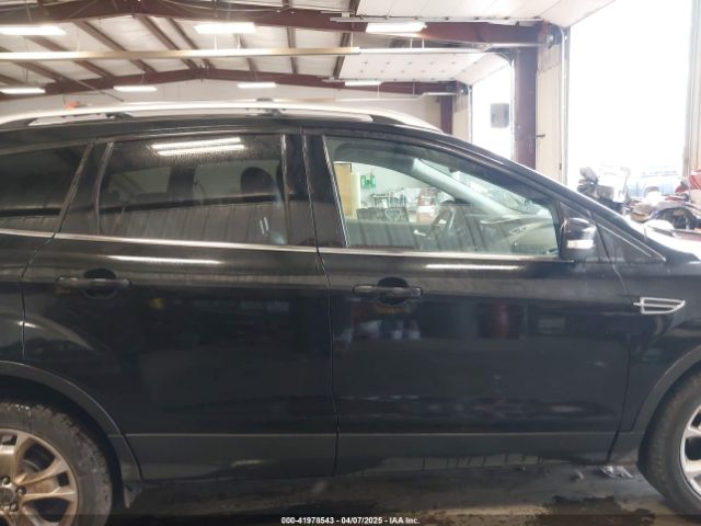 1FMCU9J98FUC70495 Ford Escape Titanium