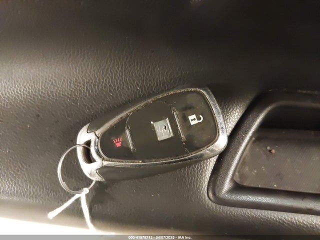 2GNAXSEV6J6257504 Chevrolet EQUINOX LT