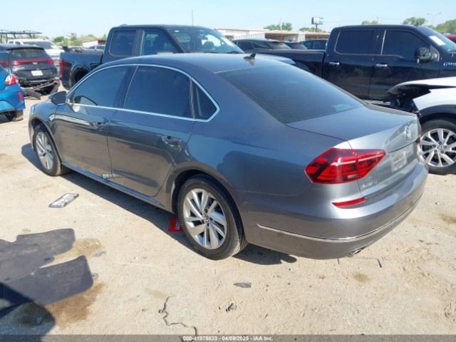 1VWBA7A33JC021235 Volkswagen Passat 2.0t Se