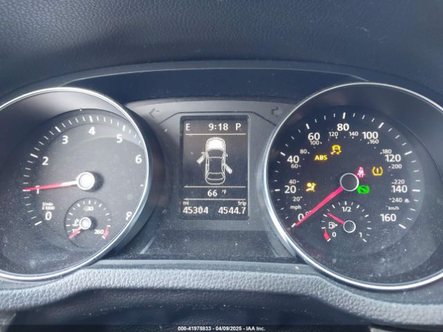 1VWBA7A33JC021235 Volkswagen Passat 2.0t Se
