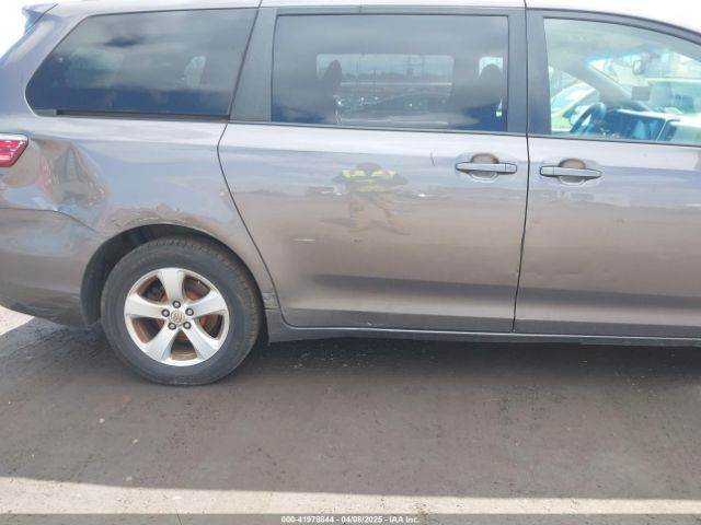 5TDKK3DC6FS649056 Toyota Sienna Le 8 Passenger