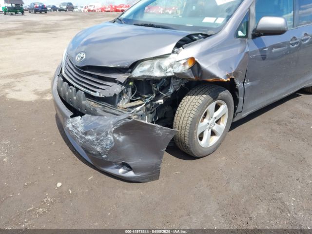 5TDKK3DC6FS649056 Toyota Sienna Le 8 Passenger