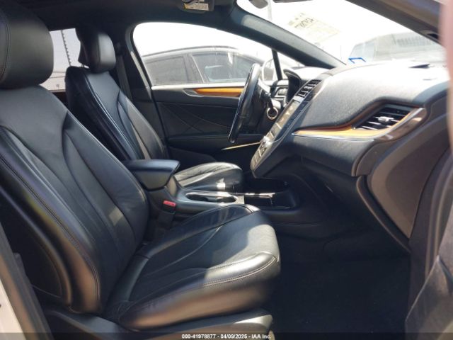 2019 LINCOLN MKC 5LMCJ3C93KUL35294 Photo 4