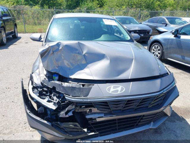 KMHLL4DGXRU851422 Hyundai ELANTRA SE