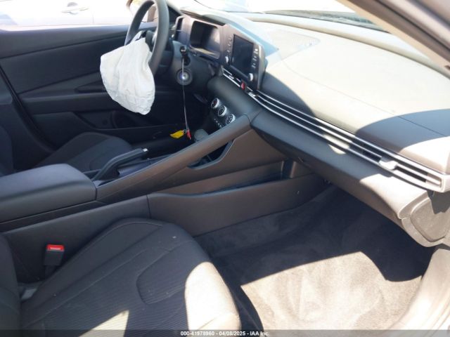 KMHLL4DGXRU851422 Hyundai ELANTRA SE