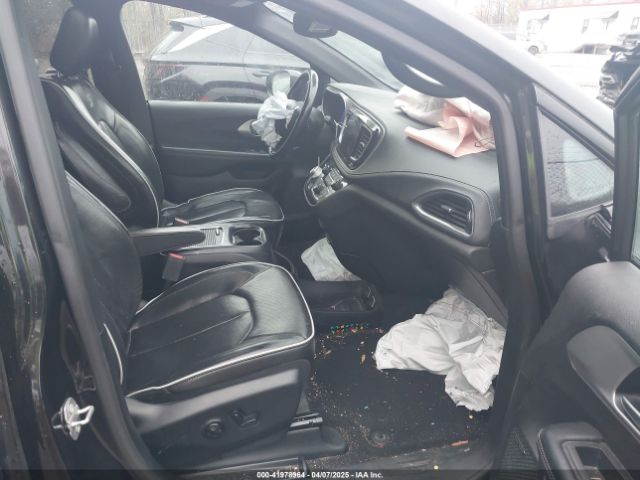 2019 CHRYSLER PACIFICA 2C4RC1GG7KR549971 Photo 4