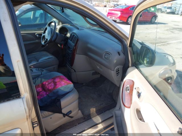 2001 CHRYSLER TOWN & COUNTRY 2C8GP64L01R396390 Photo 4