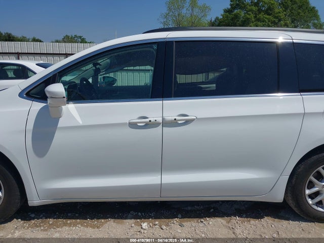 Chrysler Pacifica Touring L 2022 2C4RC1BG4NR191644 Image 14