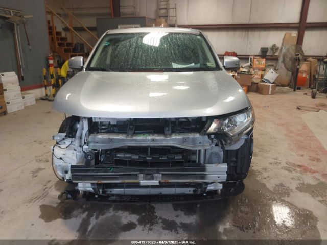 JA4AZ3A37HZ049251 Mitsubishi Outlander Se