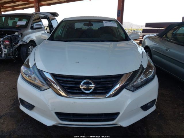 1N4AL3AP2HN348881 Nissan Altima 2.5 Sr