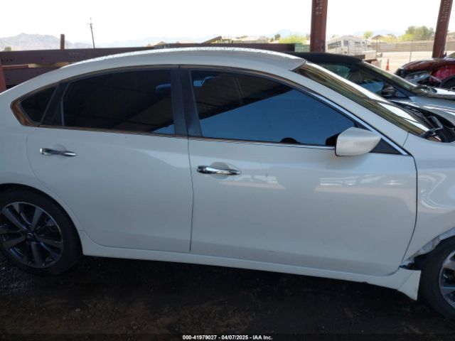 1N4AL3AP2HN348881 Nissan Altima 2.5 Sr