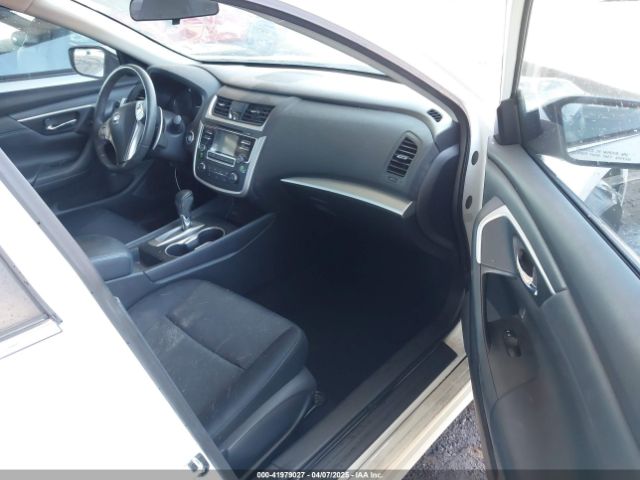 1N4AL3AP2HN348881 Nissan Altima 2.5 Sr