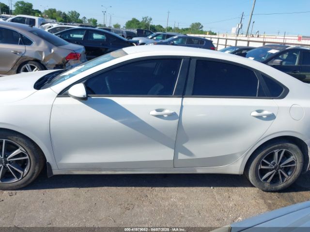 3KPF24AD9NE490305 KIA Forte Lxs