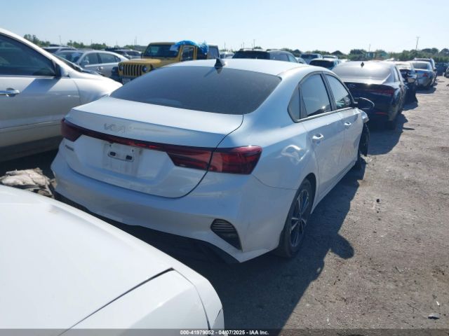 3KPF24AD9NE490305 KIA Forte Lxs