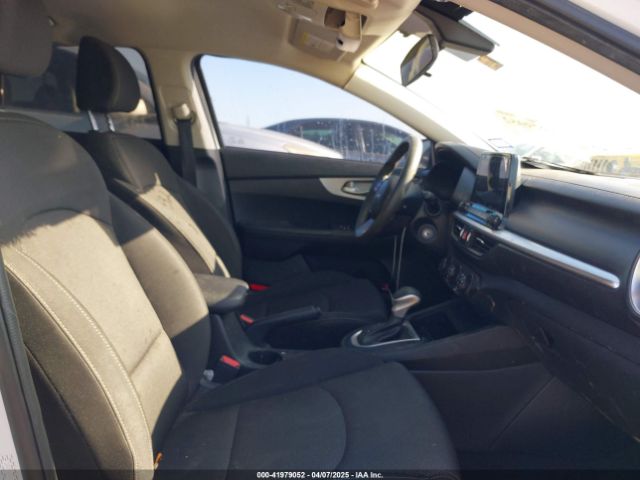 3KPF24AD9NE490305 KIA Forte Lxs