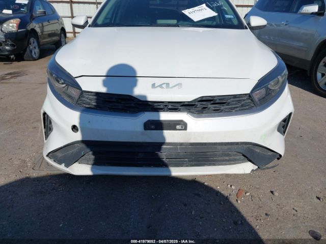 3KPF24AD9NE490305 KIA Forte Lxs