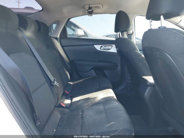 3KPF24AD9NE490305 KIA Forte Lxs