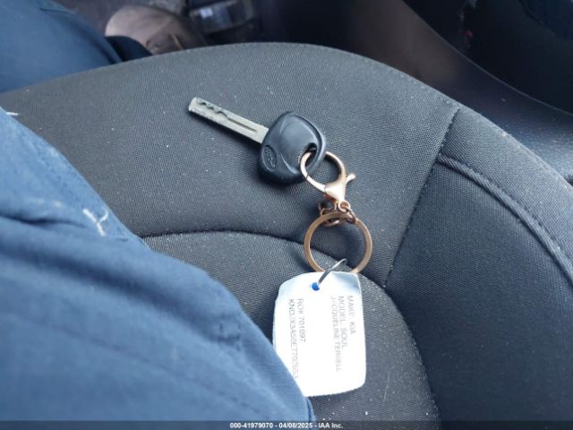 KNDJX3A50E7702653 KIA Soul !