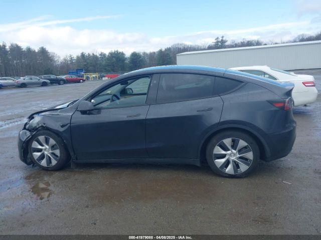 7SAYGDED3RF044013 Tesla Model Y